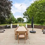 6 Bedroom Gorgeous In Сasa de vacaciones Skanderborg