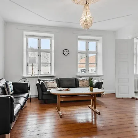 6 Bedroom Gorgeous In
