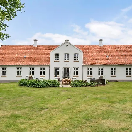 6 Bedroom Gorgeous In *