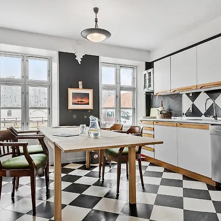 6 Bedroom Gorgeous In