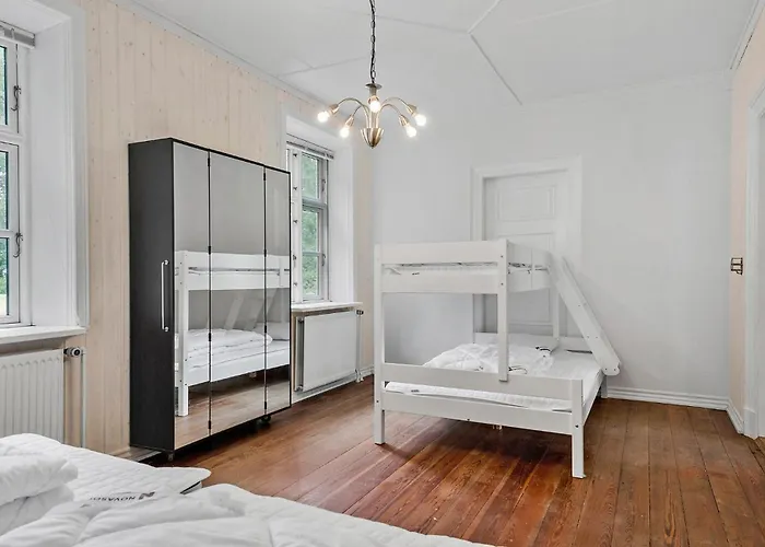 Дом отдыха 6 Bedroom Gorgeous In *