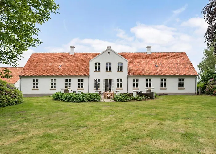 6 Bedroom Gorgeous In *
